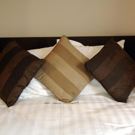 Hotel Le Saint Loup Gembloux Εξωτερικό φωτογραφία